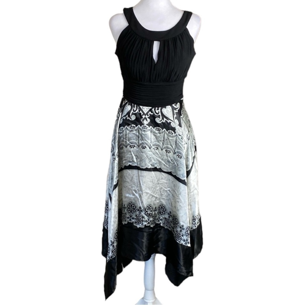 Signature by Sangria Black and White Midi Dress